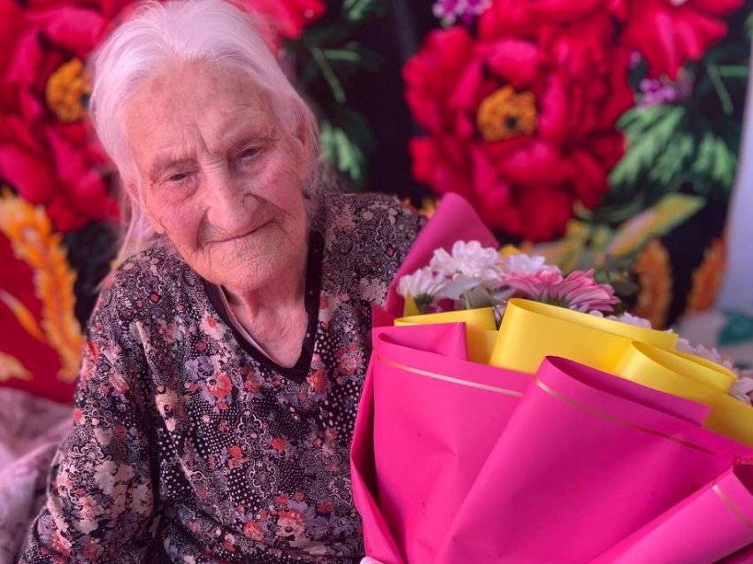 Труженица тыла из Петровска-Забайкальского отметила свой 102 день рождения 